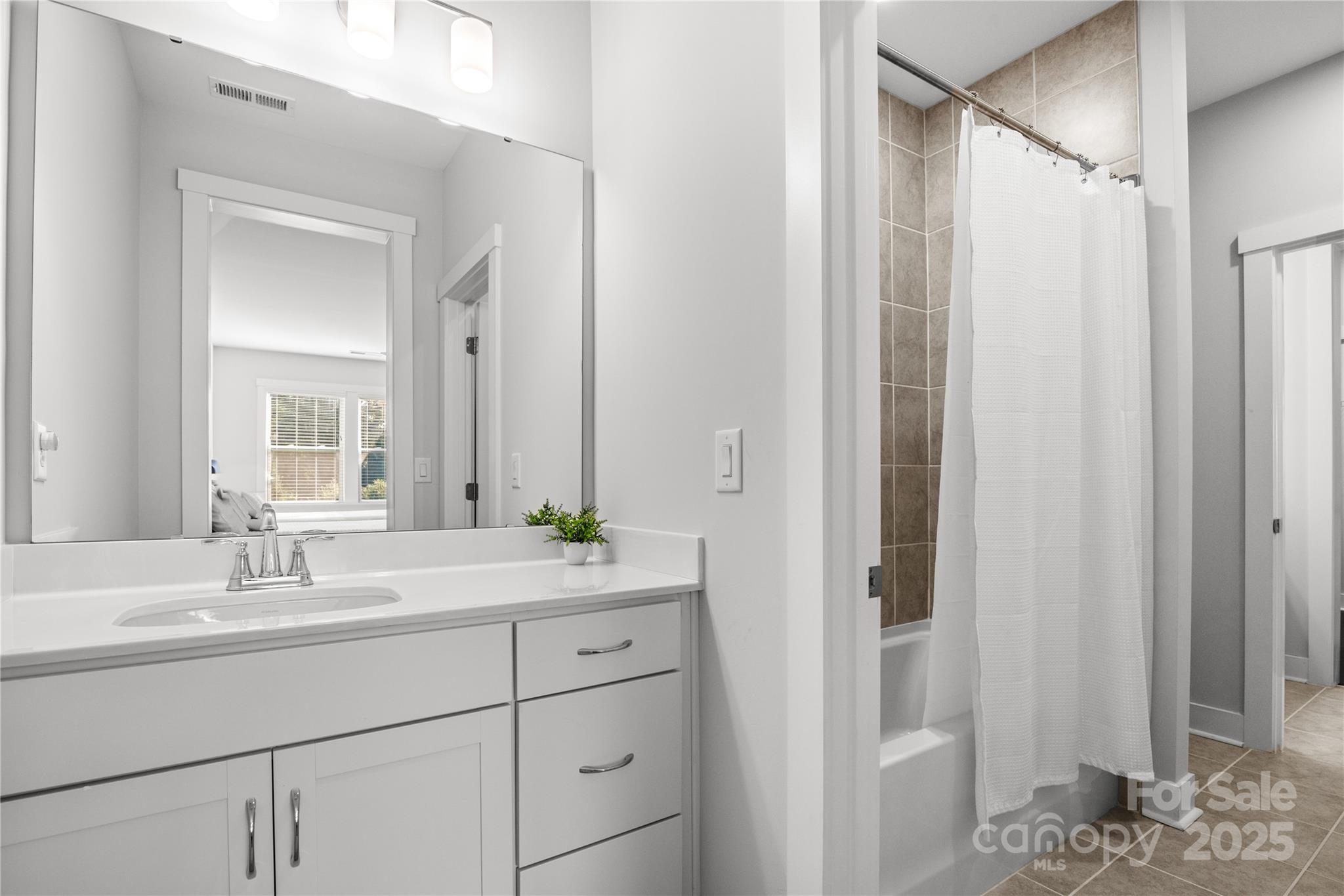 Hollins Grove - Residential