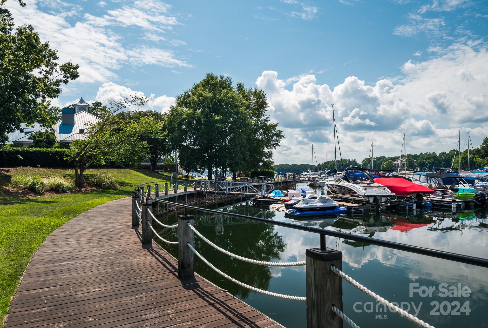 The Peninsula - Residential