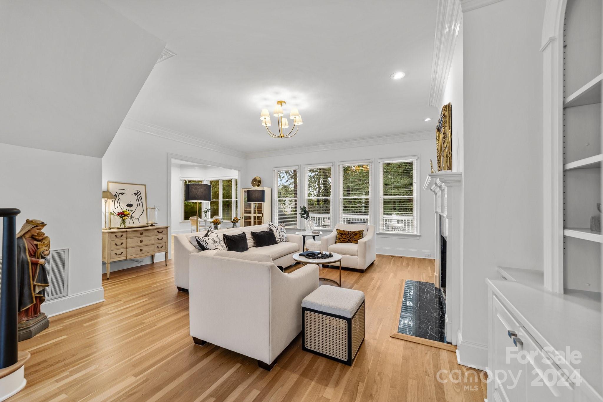 The Peninsula - Residential