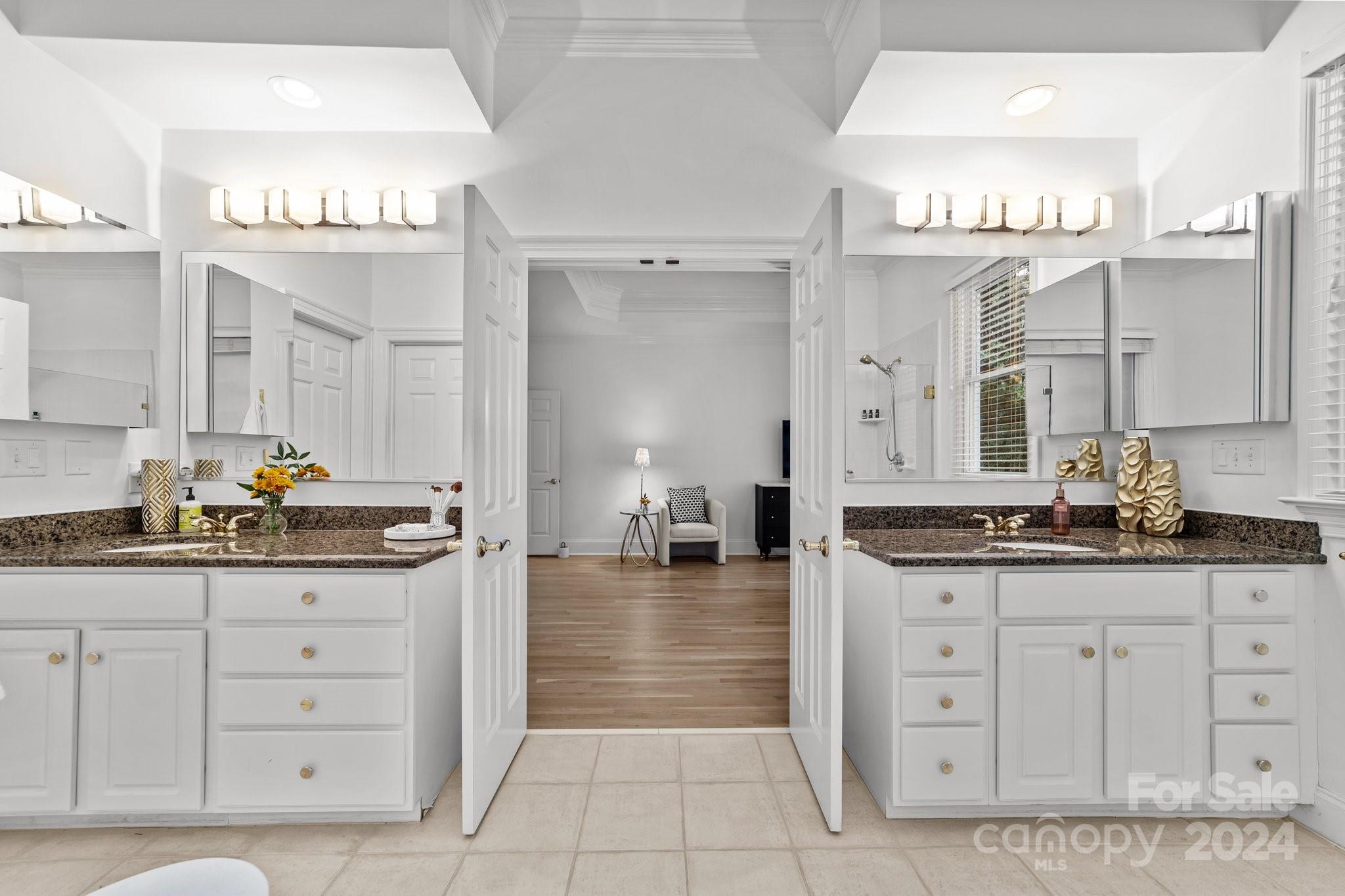 The Peninsula - Residential