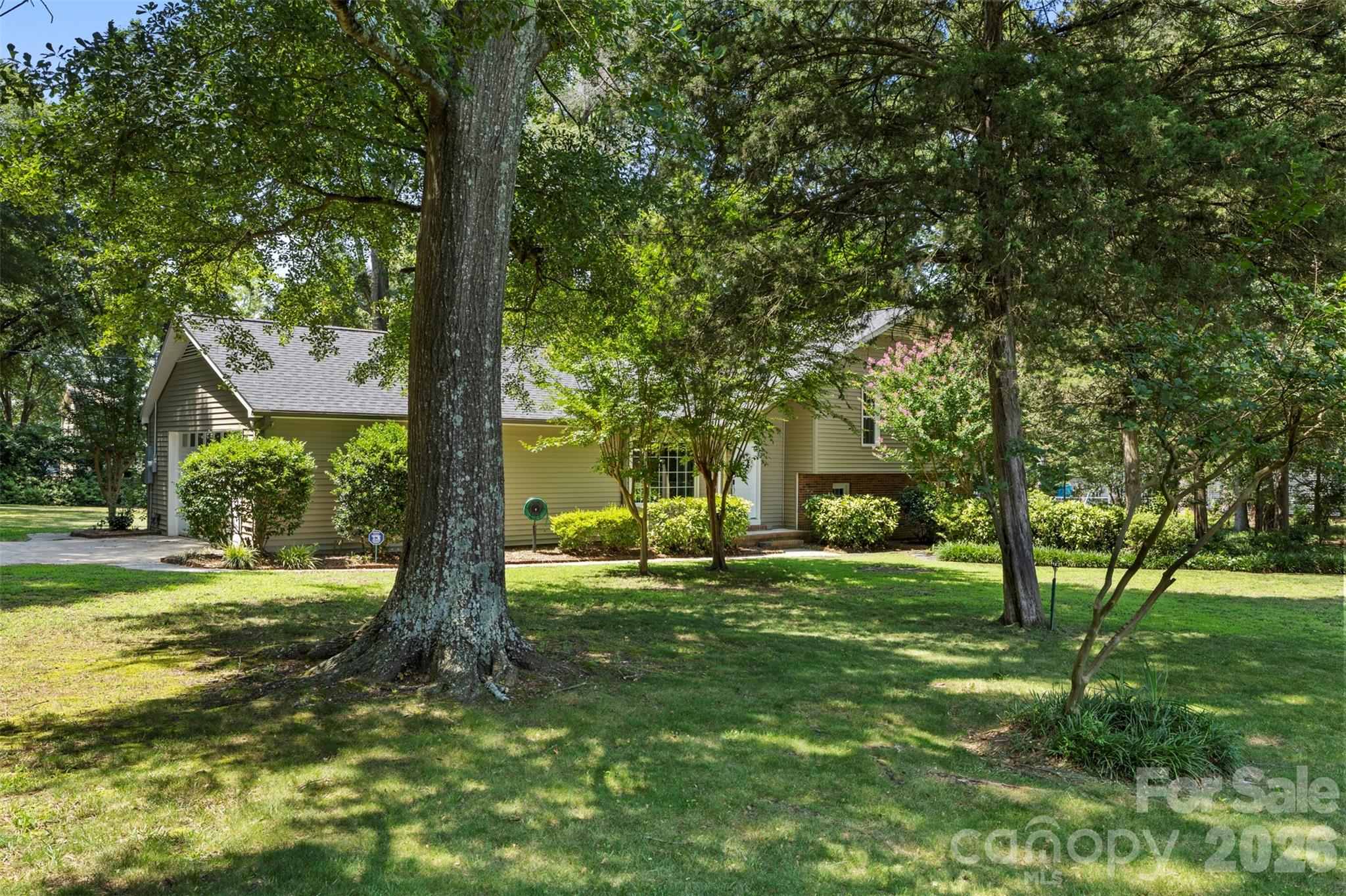 5381 Woodside Drive