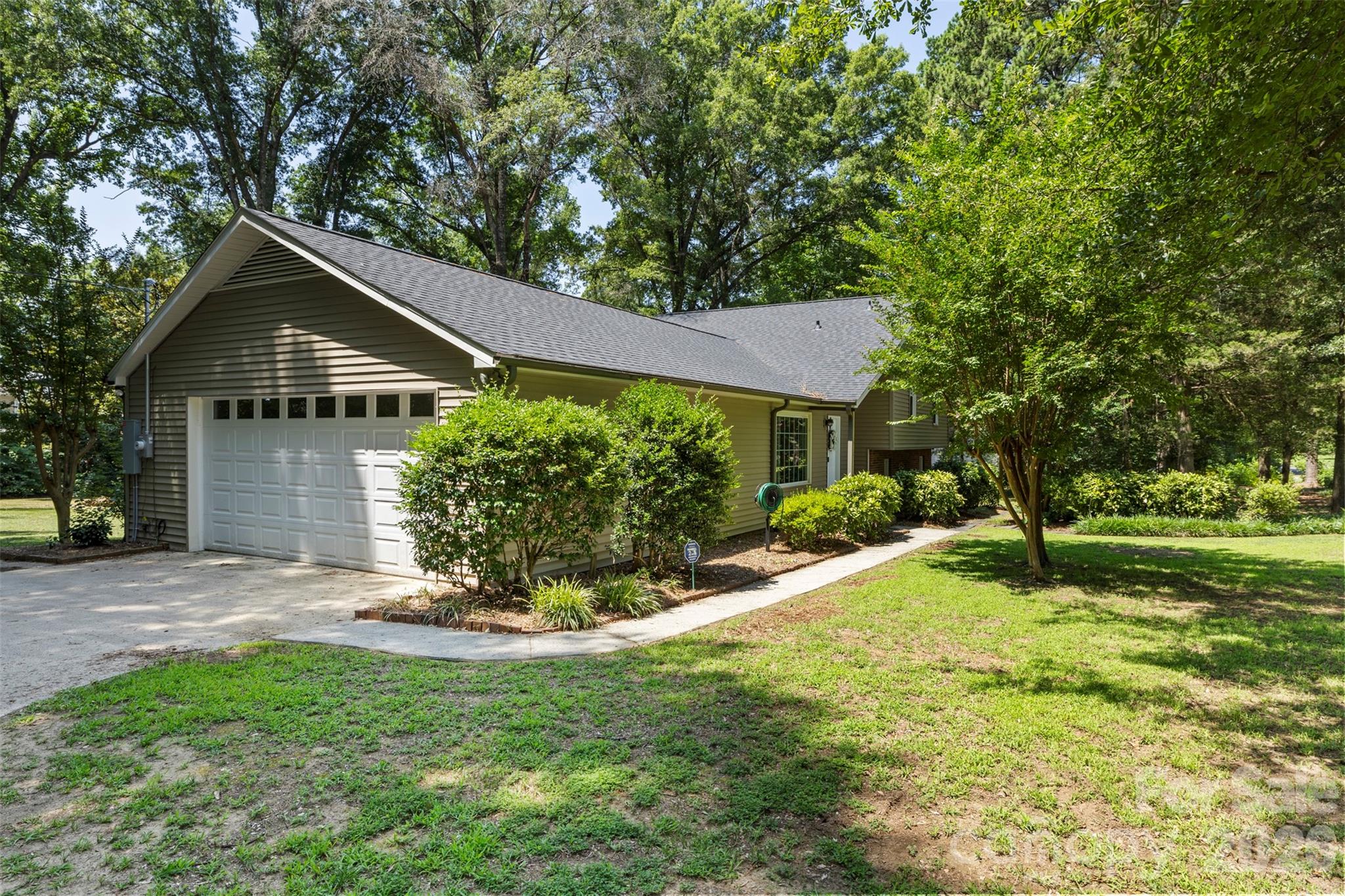 5381 Woodside Drive