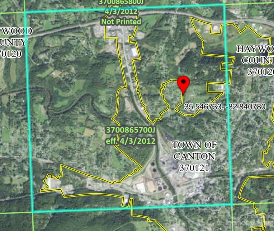 Welcome to your dream opportunity in the heart of Canton, NC! Situated in a tranquil neighborhood, this lot of land spans 0.3 acres, providing you with a great canvas to build your ideal home. The location is unbeatable, boasting a prime location just 1 mile from Main Street downtown Canton, and with North Canton Elementary School just 0.2 miles away. Don't miss out on this prime real estate opportunity. Perfect for a skilled builder looking for a challenge. With access to city utilities, this is a solid opportunity for constructing a custom, efficient home, or setting up a modular unit. This is a chance to put your building skills to the test in a well-connected community. Great for a hands-on investor or builder looking for a project with potential!
Bring all offers. Possible owner financing.