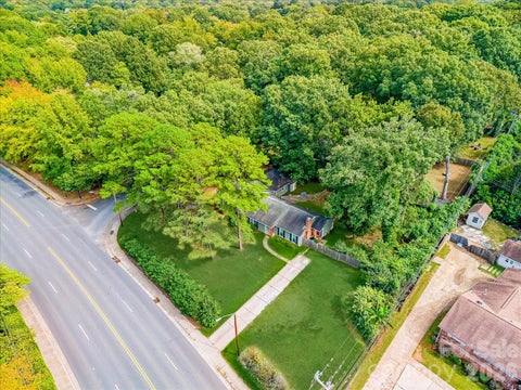 Photo of 6000 Gate Post Road, Charlotte, NC 28211 (MLS # 4431836)