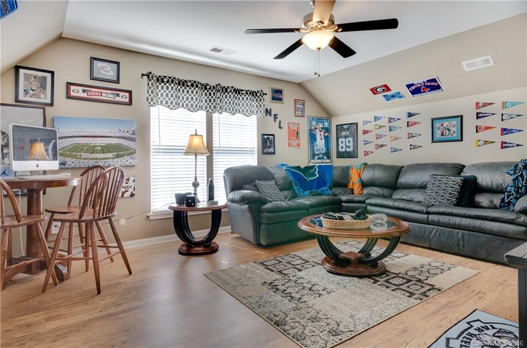 Autumn Cove at Lake Wylie - Residential