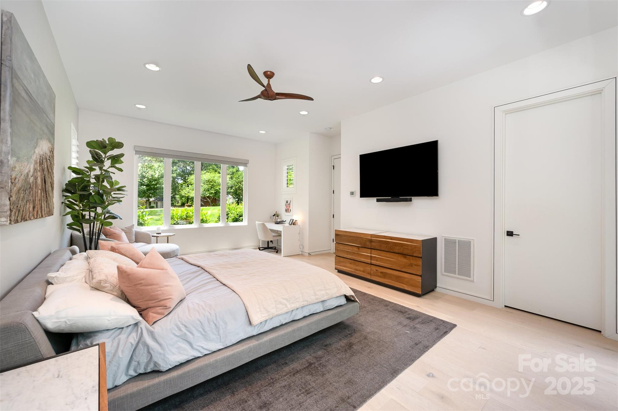 Mammoth Oaks - Residential