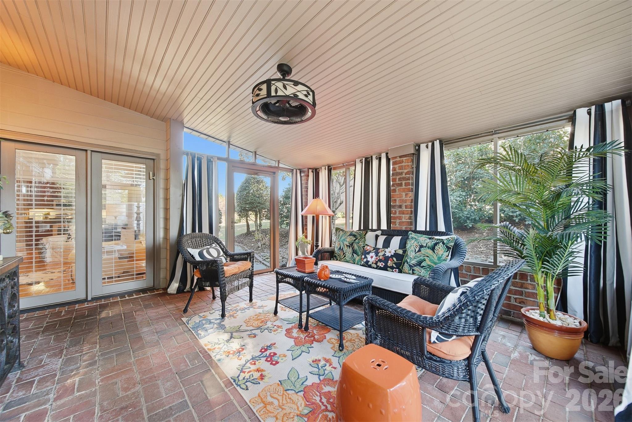 Moores Ferry Townhomes - Residential