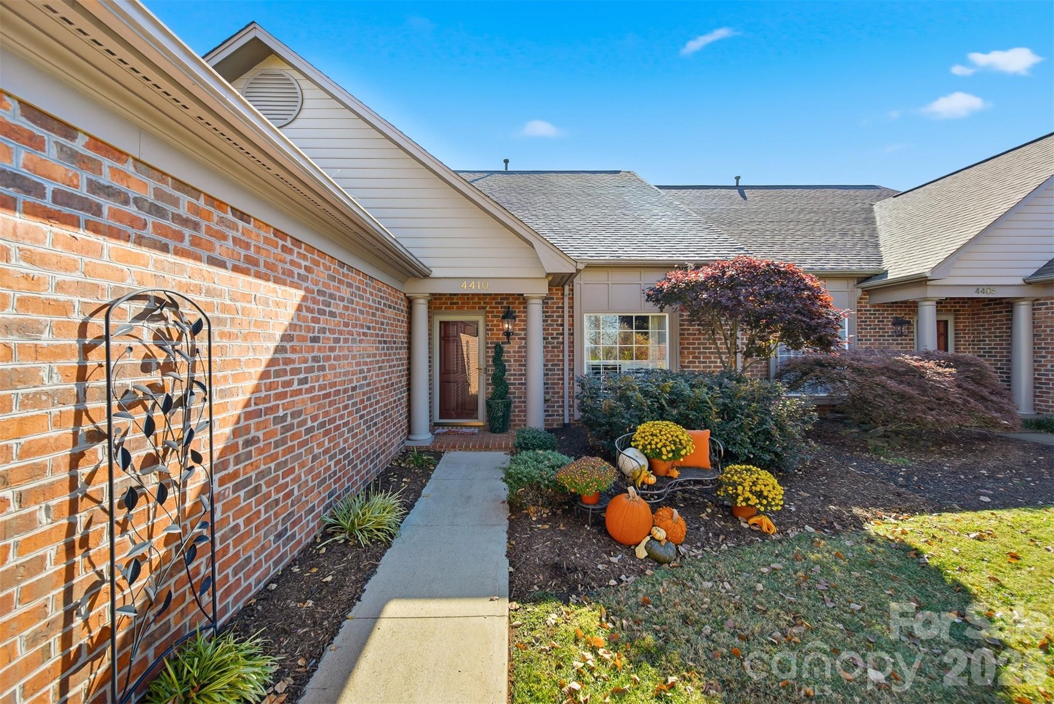 Moores Ferry Townhomes - Residential