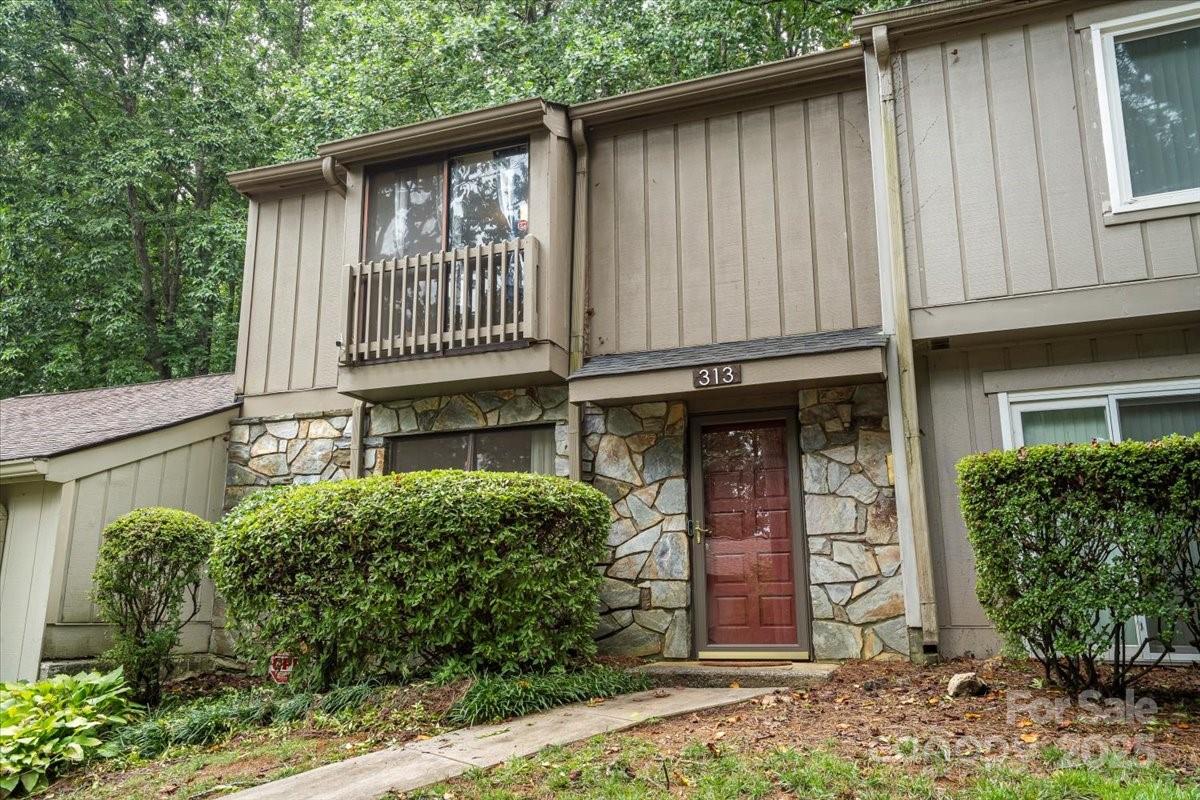 313 Lamplighter Circle