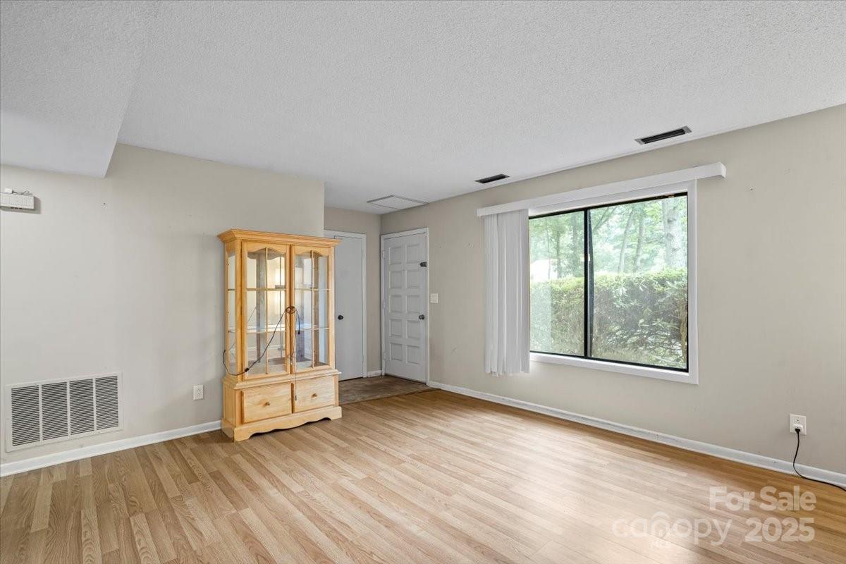 313 Lamplighter Circle