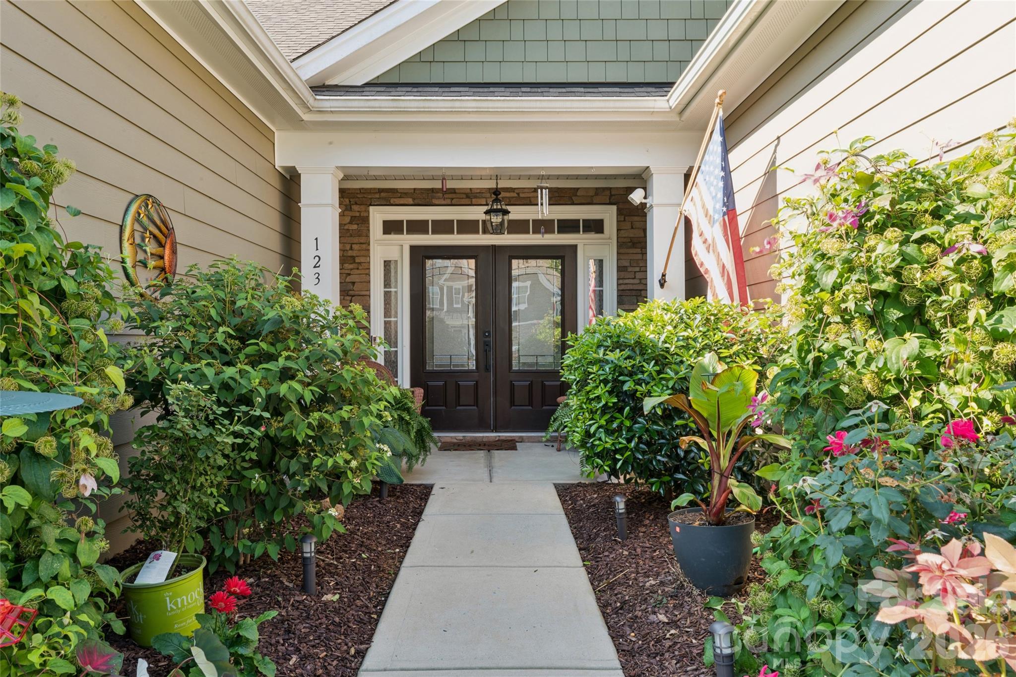 123 Tomahawk Drive