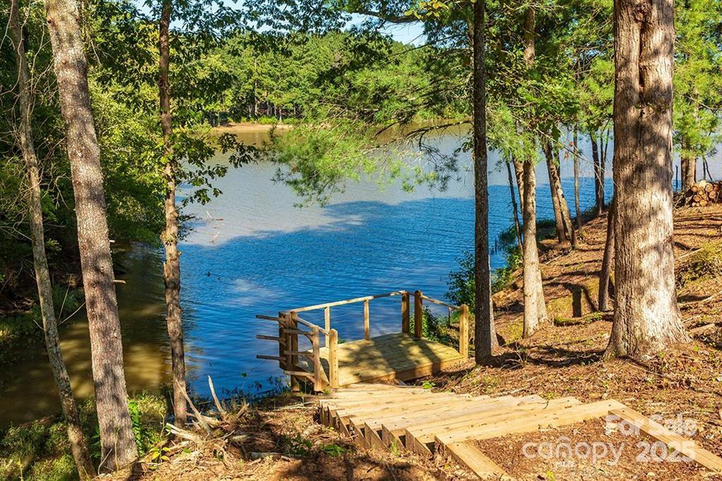 The Waterfront Club - Land