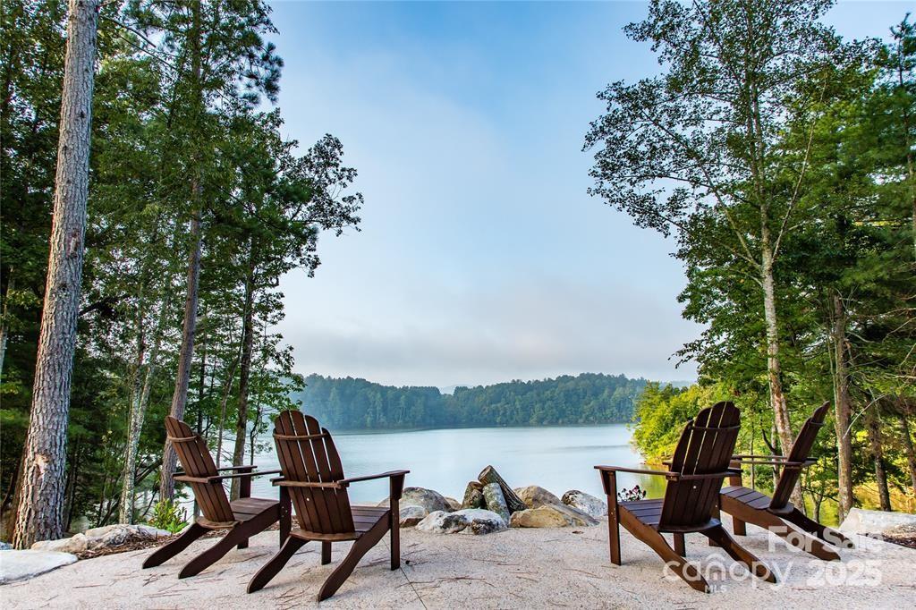 The Waterfront Club - Land