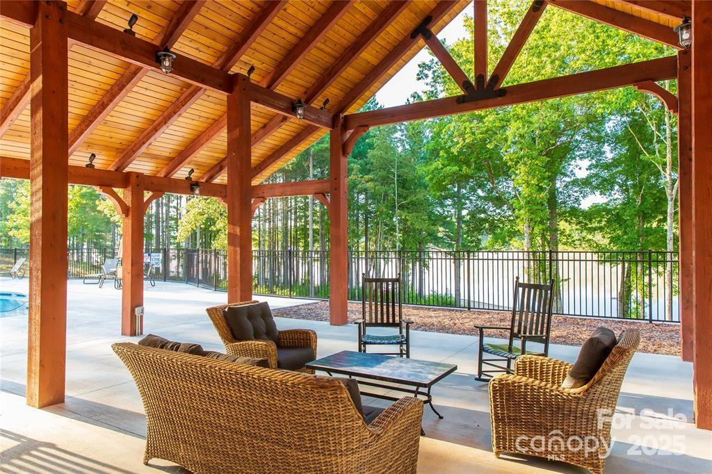 The Waterfront Club - Land