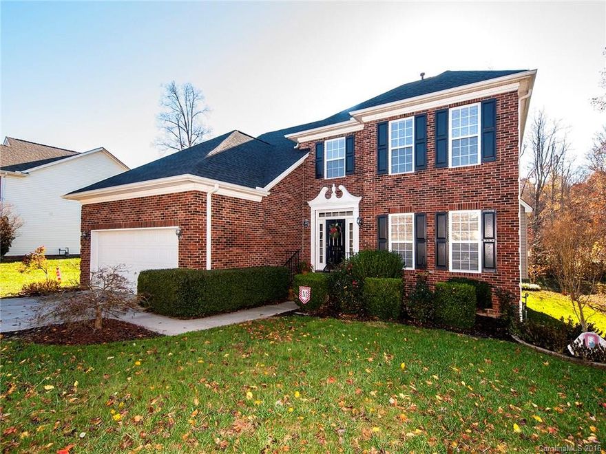 The perfect blank canvas. This home has brand new paint, new tile in the master bath including shower, new kitchen backsplash and butler's pantry, hardwoods throughout on the main floor. The backyard is a dream with woods behind the neighborhood easement, a great place to throw a football around or kick a soccer ball or to site a family of deer or wild turkeys. Come and make this beauty yours.