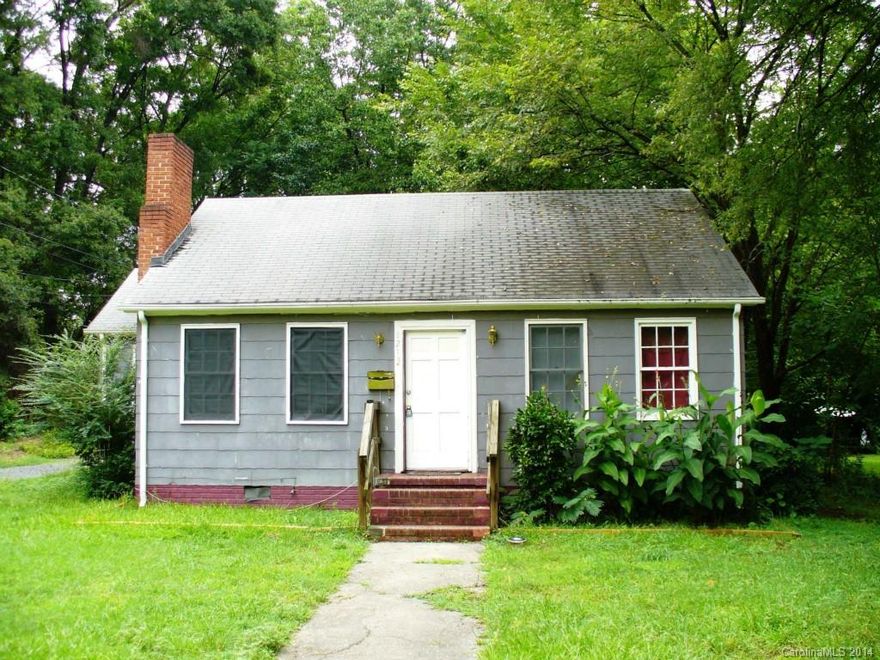 2 bedroom/1 bath home situated on .25 acre lot with mature trees on quiet street.  Large bonus room. Perfect investor property.  Needs work.  Sold AS-IS.