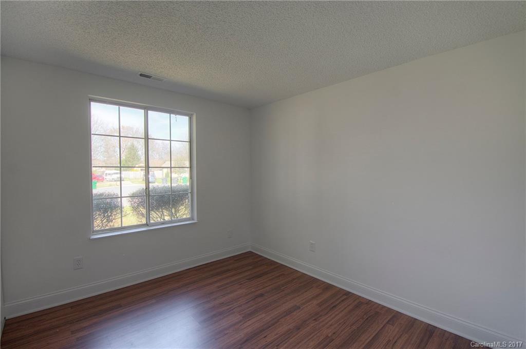 Twelve Oaks - Residential