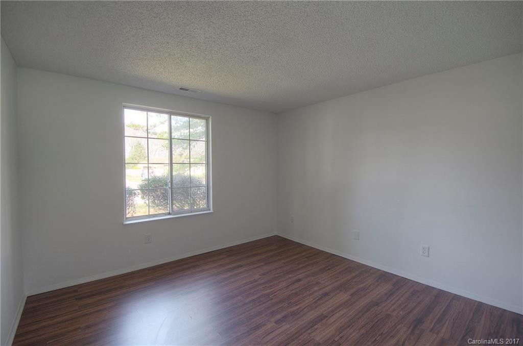 Twelve Oaks - Residential