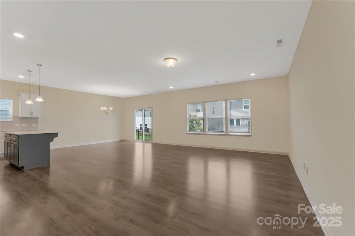 1207 Scotch meadows Loop