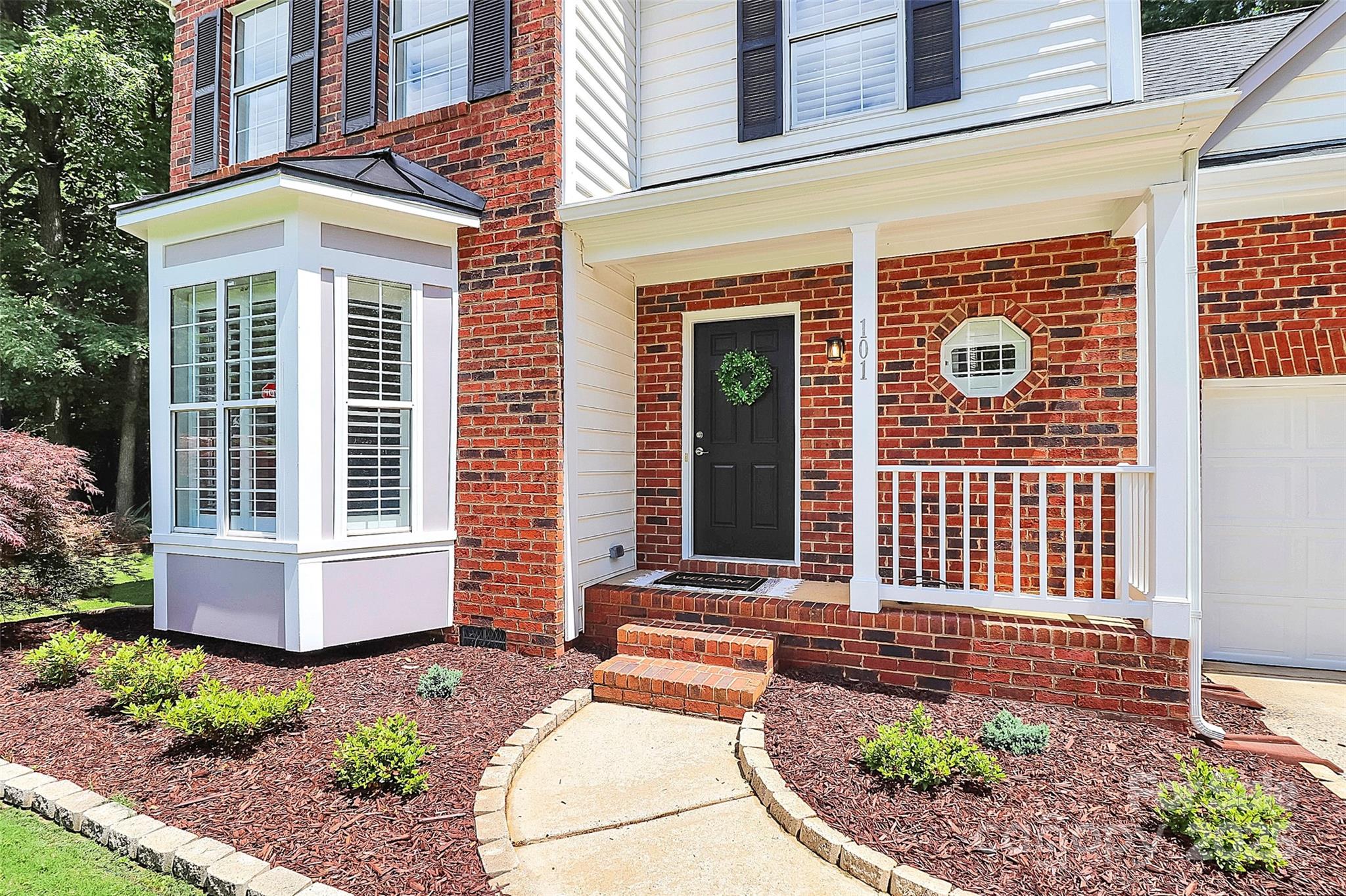 101 Creekside Drive