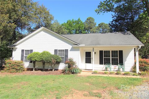 Photo of 309 Hamilton Street, Monroe, NC 28112 (MLS # 4368295)