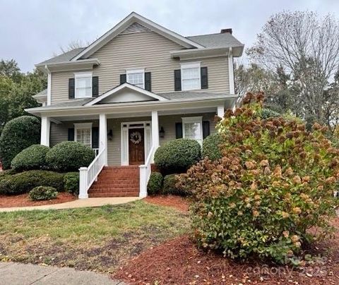 7601 Sharpthorne Place Charlotte NC 28270