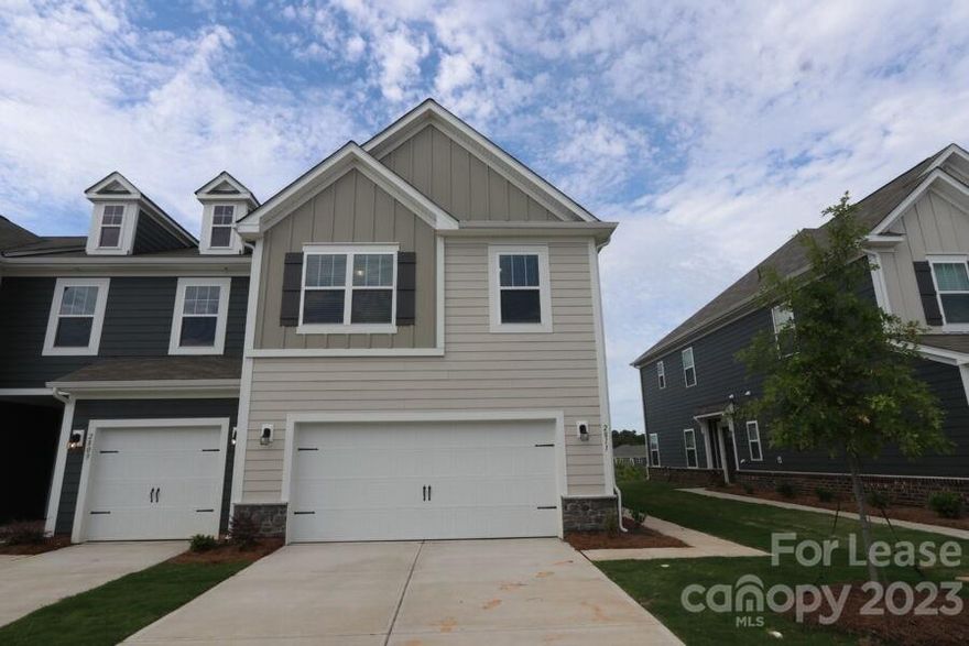 BRAND NEW and beautiful 3 bed, 2.5 bath townhouse is available for rent in Kellerton Place subdivision!! Main floor features open floor plan with kitchen with granite counter top, stainless steel appliances, living and dining area and it has a walkout to backyard. Upper floor features a primary bed room to 2 additional bed rooms, 2 full baths, a loft and a laundry room. The community features swimming pool. playground for children. Convenient access to amenities, schools and parks. 
MUST SEE TOWNHOUSE!!