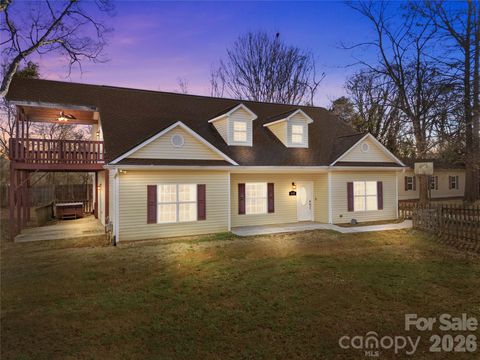 Photo of 165 Franklin Church Drive, Salisbury, NC 28147 (MLS # 4346368)