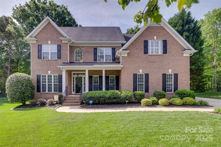 Stunning full brick 5 bedrm home on 16th hole of The Divide Golf Course on private cul-de-sac street w/dedicated office & screened porch w/Eze-Breeze windows. Home features hardwd floors, neutral paint & great natural light. Open floorpln & functional flow for everyday living & effortless entertaining. 2 story entry & formal dining rm w/tray ceiling & chandelier. Bright family rm w/gas log FP. Beautifully updated kit w/white cabinetry, quartz ctops, marble tile bcksplsh, SS appls, pantry & open to breakfast. Guest suite on main lvl w/full bath. Laundry rm leads to garage entrance. Spacious primary suite w/tray ceiling, lrg dual walk-in closets & oversized bath w/dual vanities, tub & sep shower. 3 secondary beds up & hall bath w/dual vanity & shower/tub. Wonderful screened porch w/vaulted ceiling, ceiling fan, deck for grilling & stone patio overlooking golf course & beautifully landscaped, fenced yard w/ landscape lighting & irrigation! 2car side load garage. HVAC updates in 2023/2024.