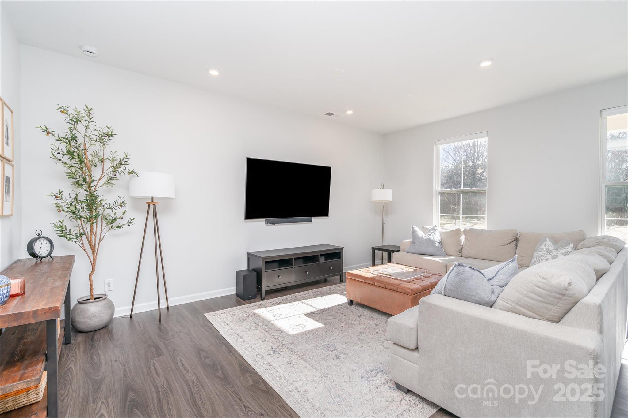 5244 Kinsbridge Drive