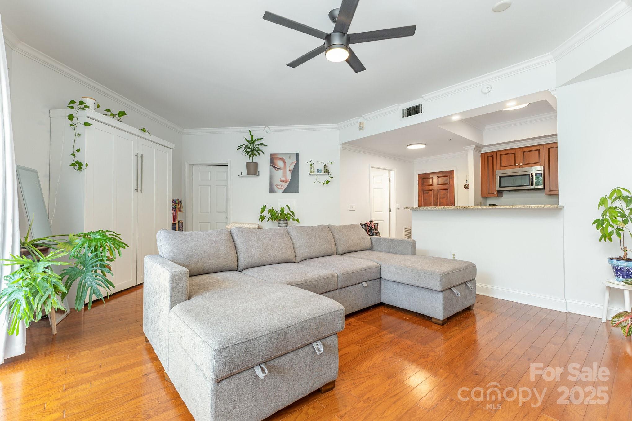 300 W 5th Street 250