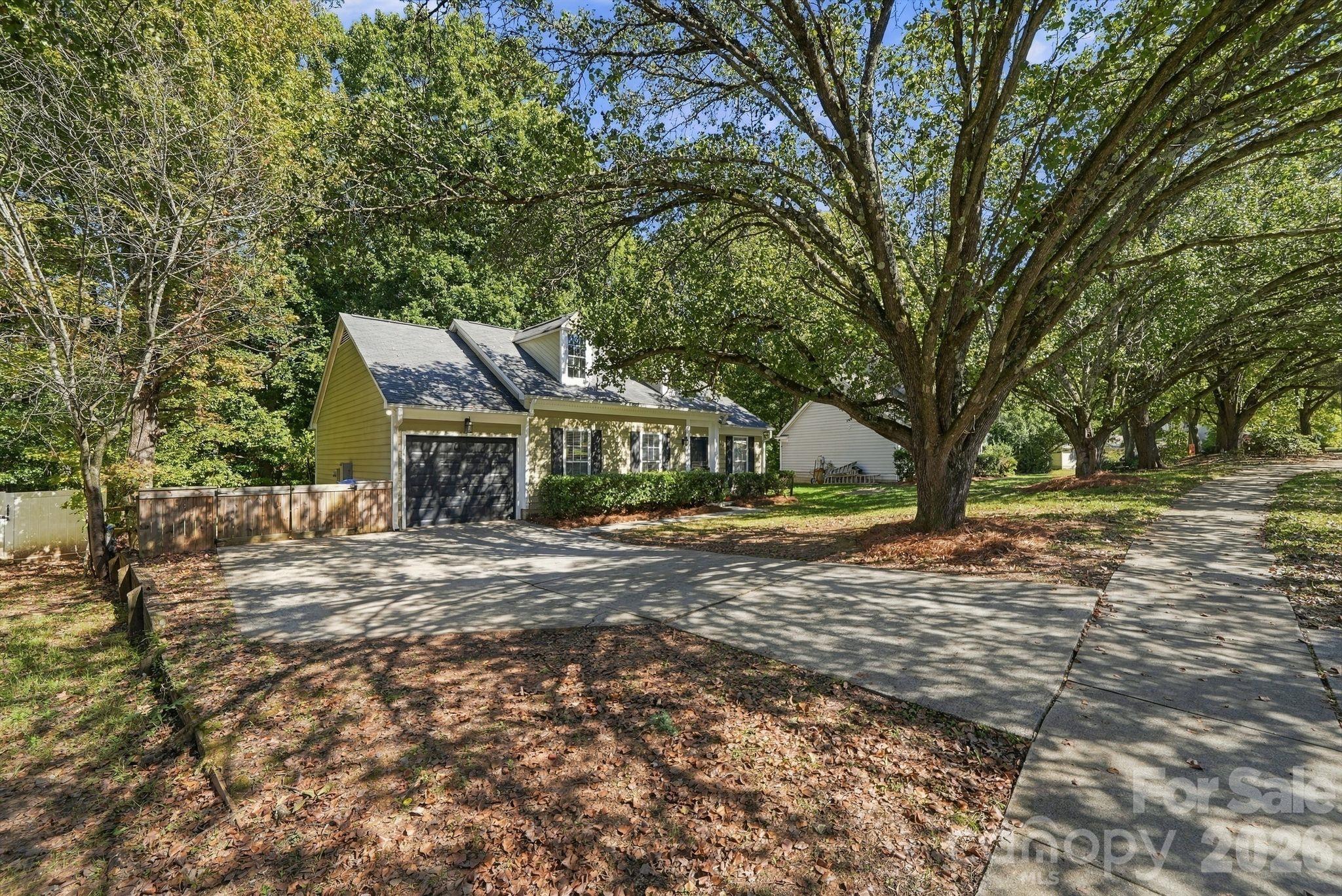 13737 Gatestone Lane