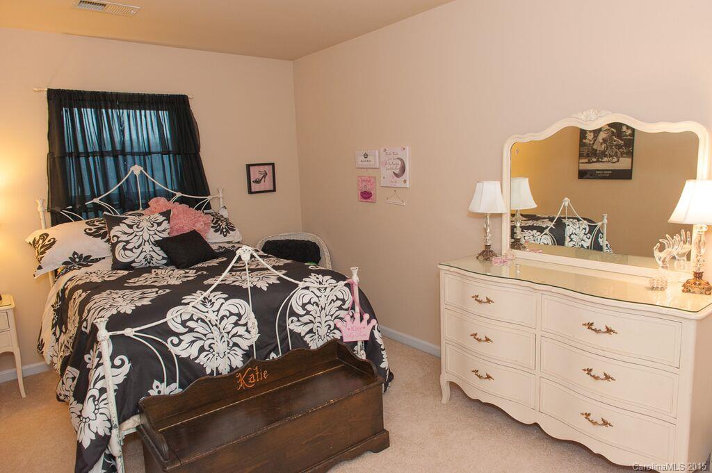 Old Stone Crossing - Residential