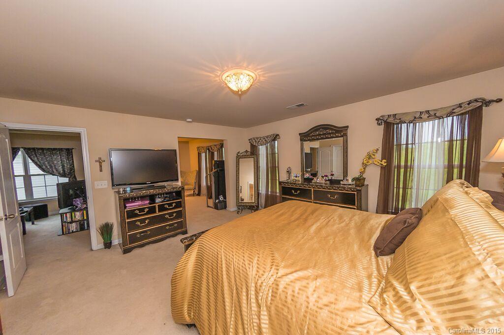 Old Stone Crossing - Residential