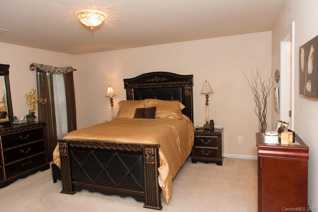 Old Stone Crossing - Residential