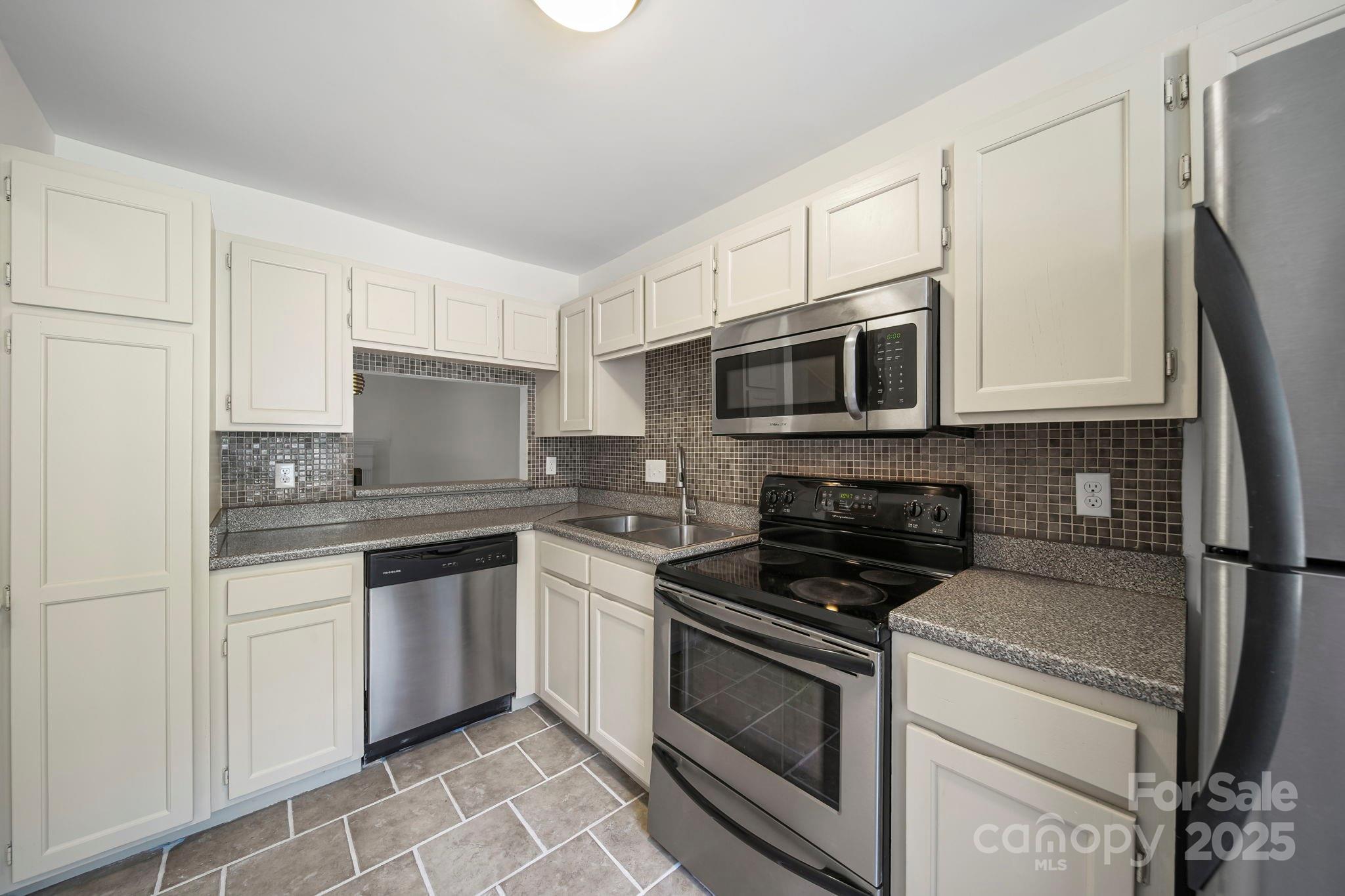 Dunhill Court - Residential