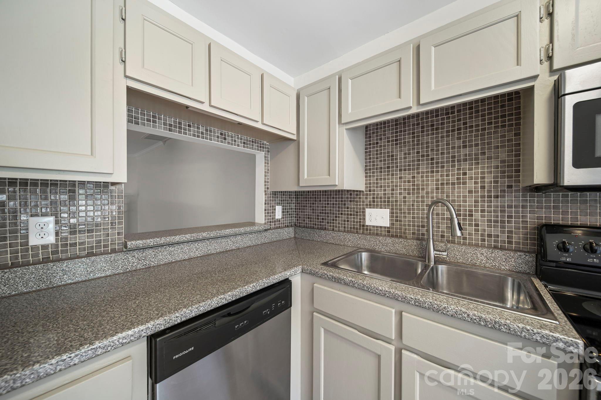 Dunhill Court - Residential