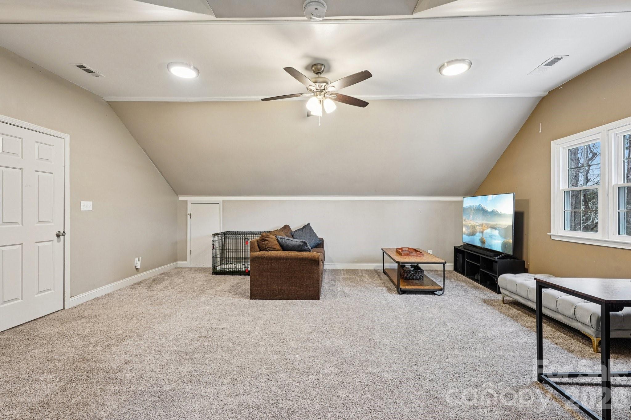 Hunters Pointe - Residential
