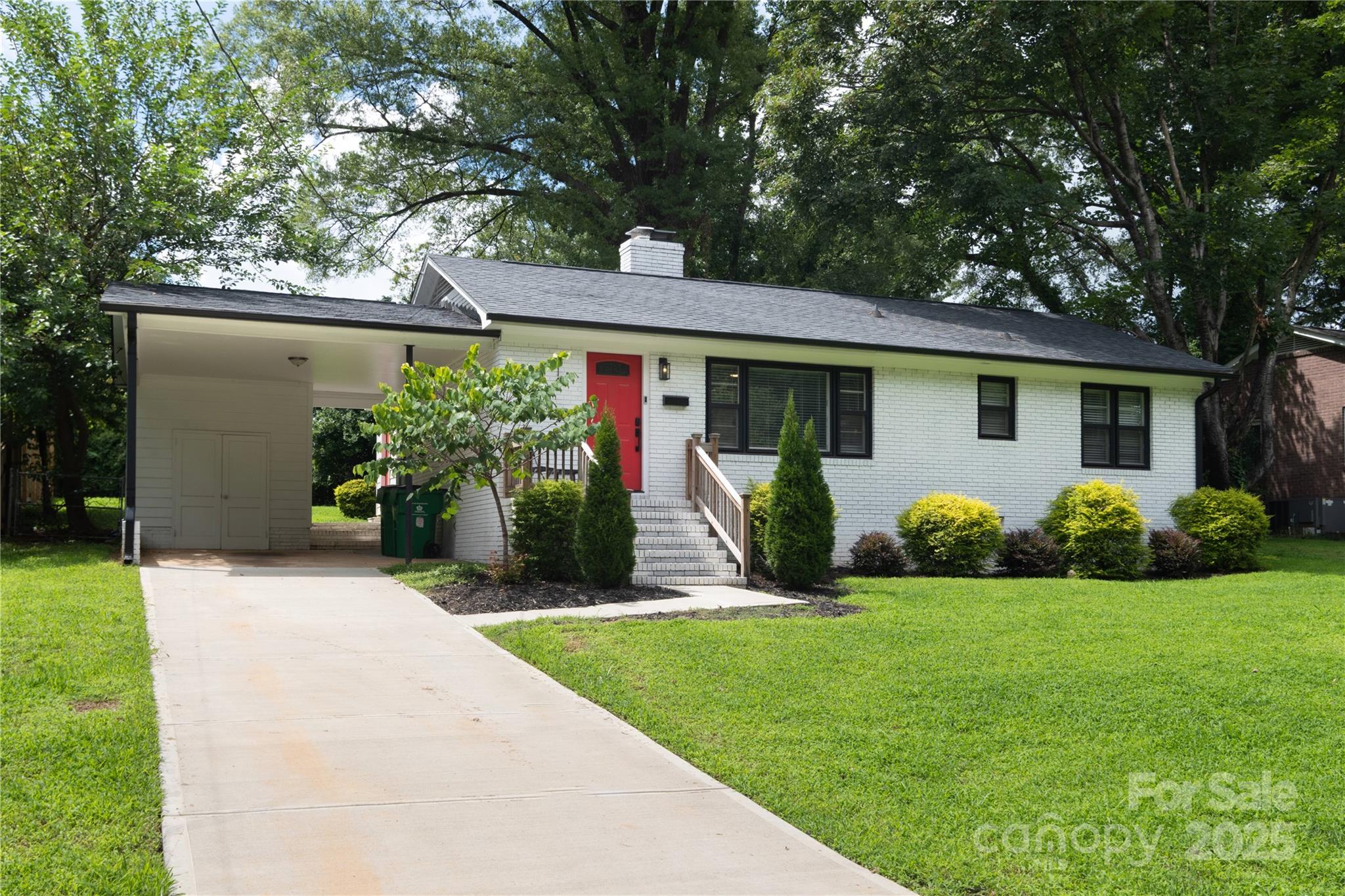 914 Crestmere Street