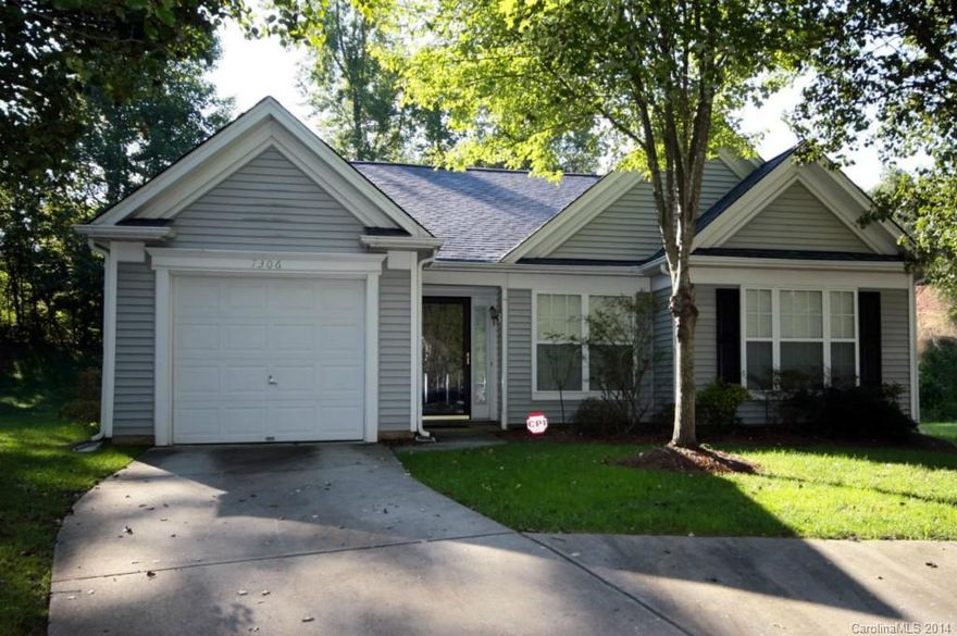 A Winner for the Beginner!  Foyer, entry hall lead into a large GR w/ cathedral ceiling, lots of sunlight and gas FP.  Neutral Kitchen offers white cabinets, pantry, separate dining area. New Kenmore refrigerator, dishwasher (2012).  Spacious Mstr Ste boasts vaulted ceiling, garden tub, separate shower, private water closet, walk in closet.  New roof (2011).  Flat bkyrd.  Cul-de-sac.