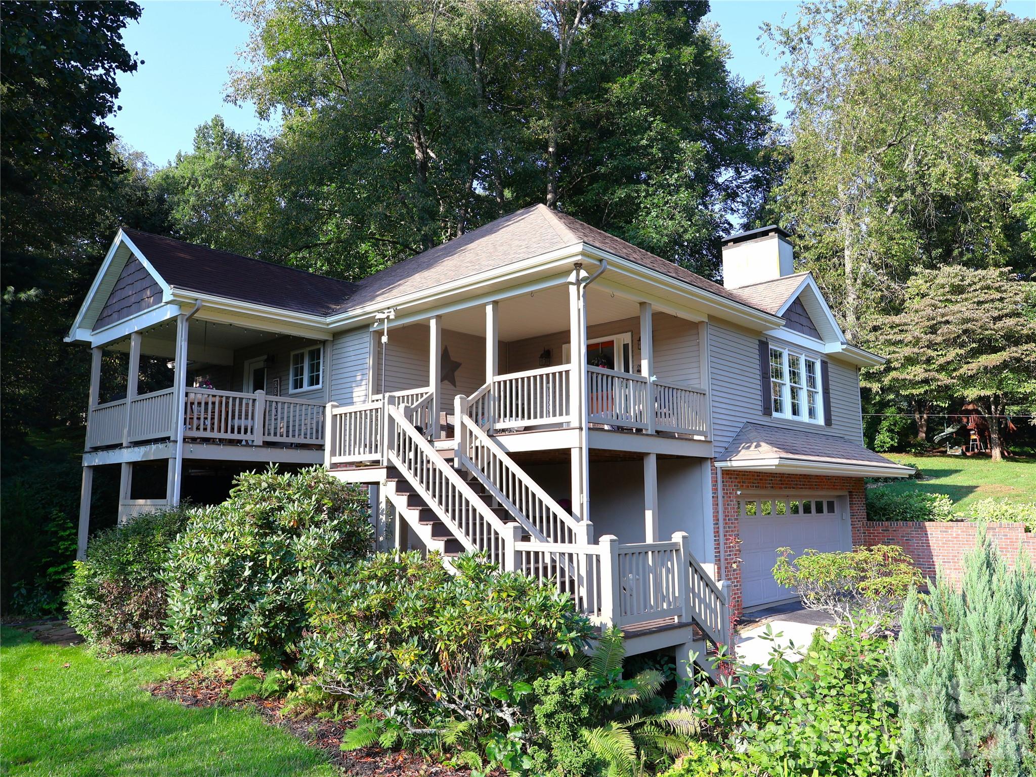 105 Deer Glade Lane