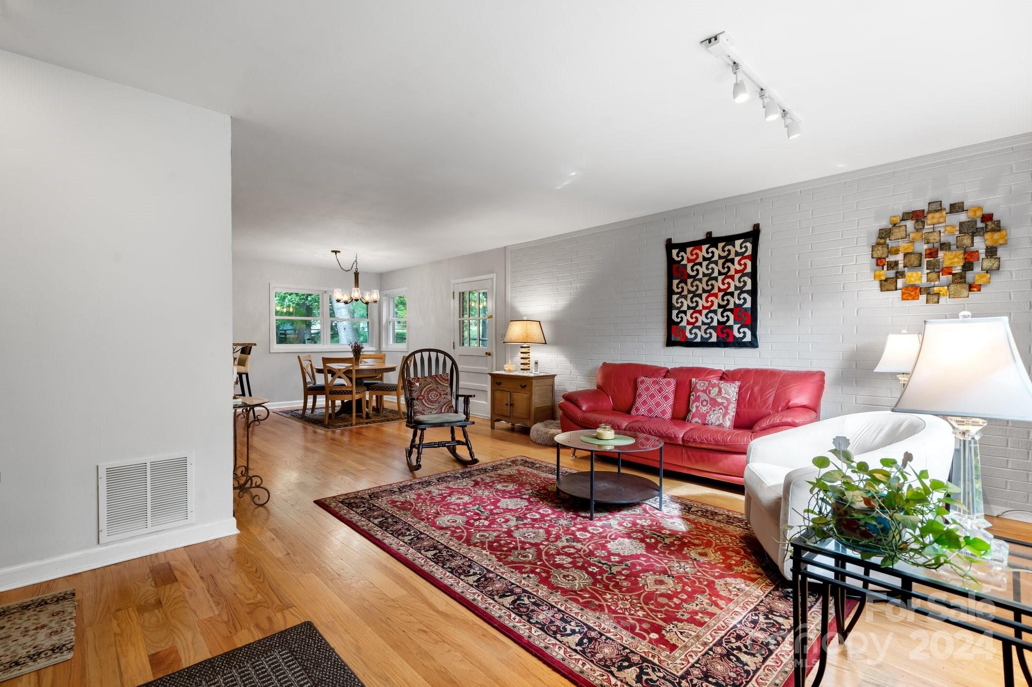 Wilburn Hunsucker Estate - Residential