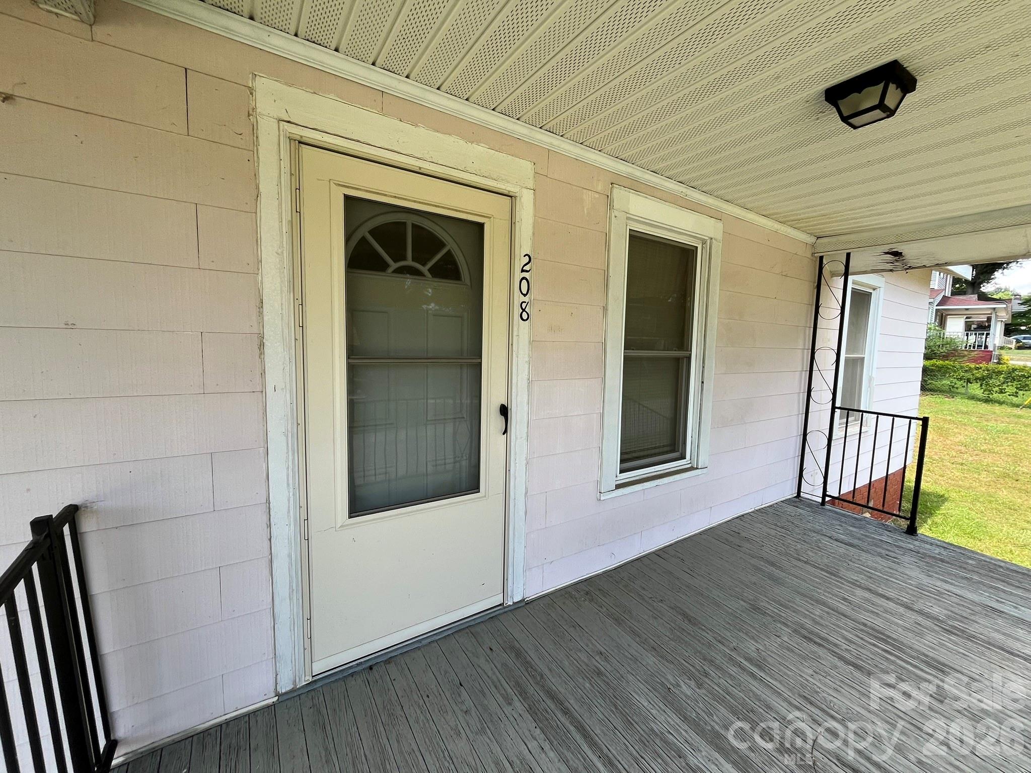 208 Bell Street