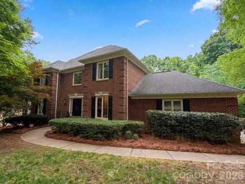 Photo of 1819 Kilmonack Lane, Charlotte, NC 28270 (MLS # 4376693)