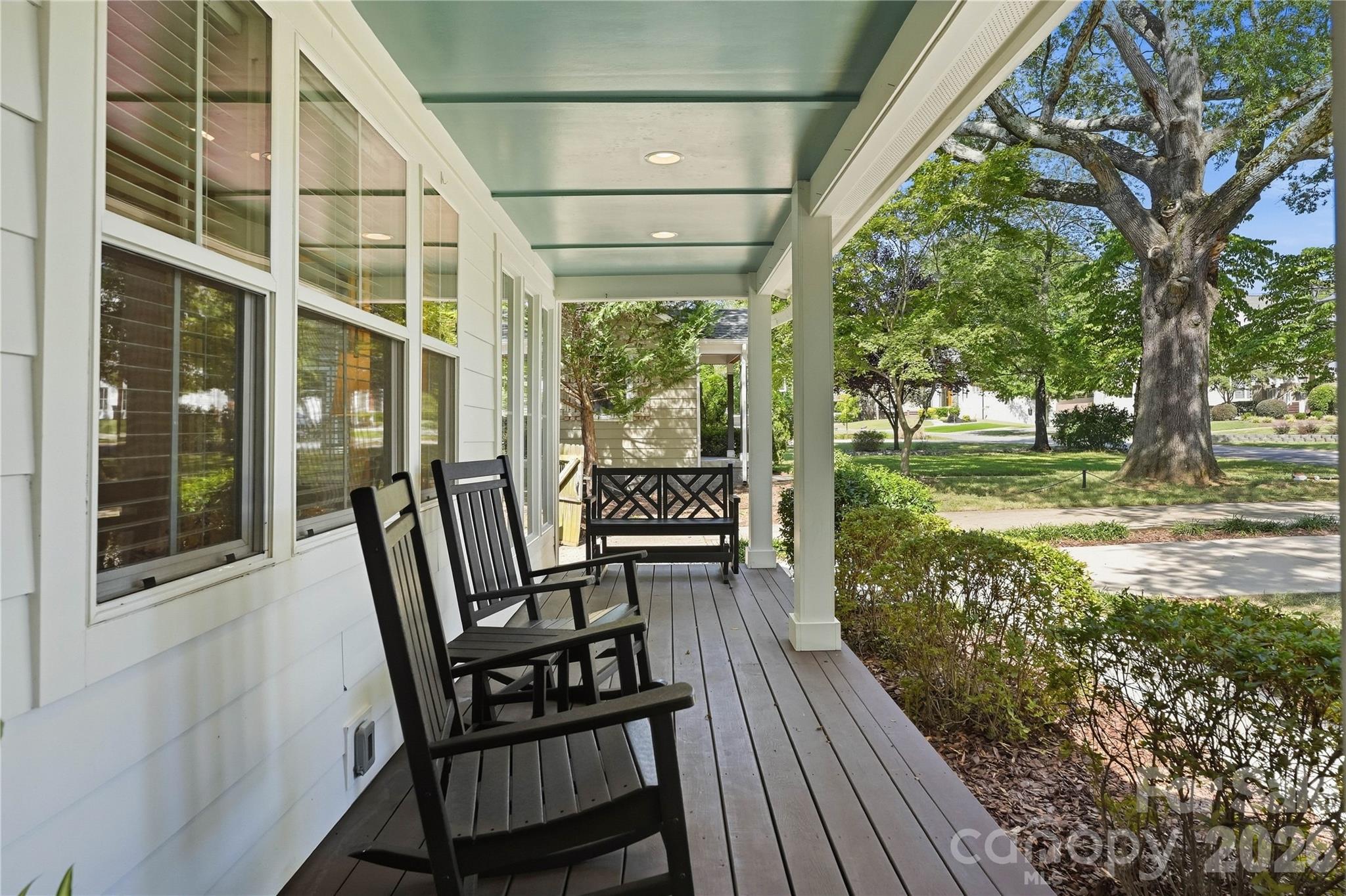 2424 Kingsbury Drive