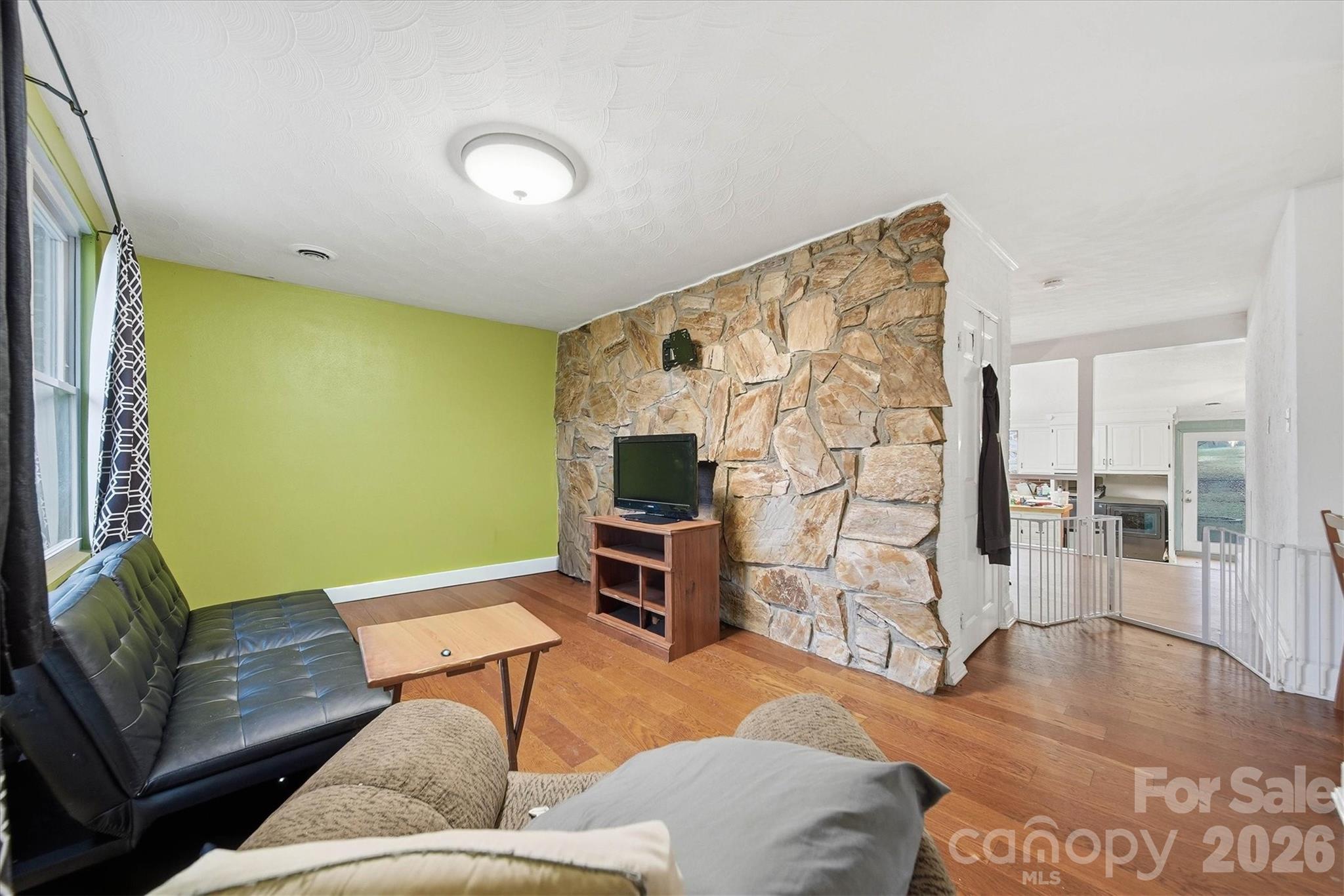 140 29th Avenue Drive NW