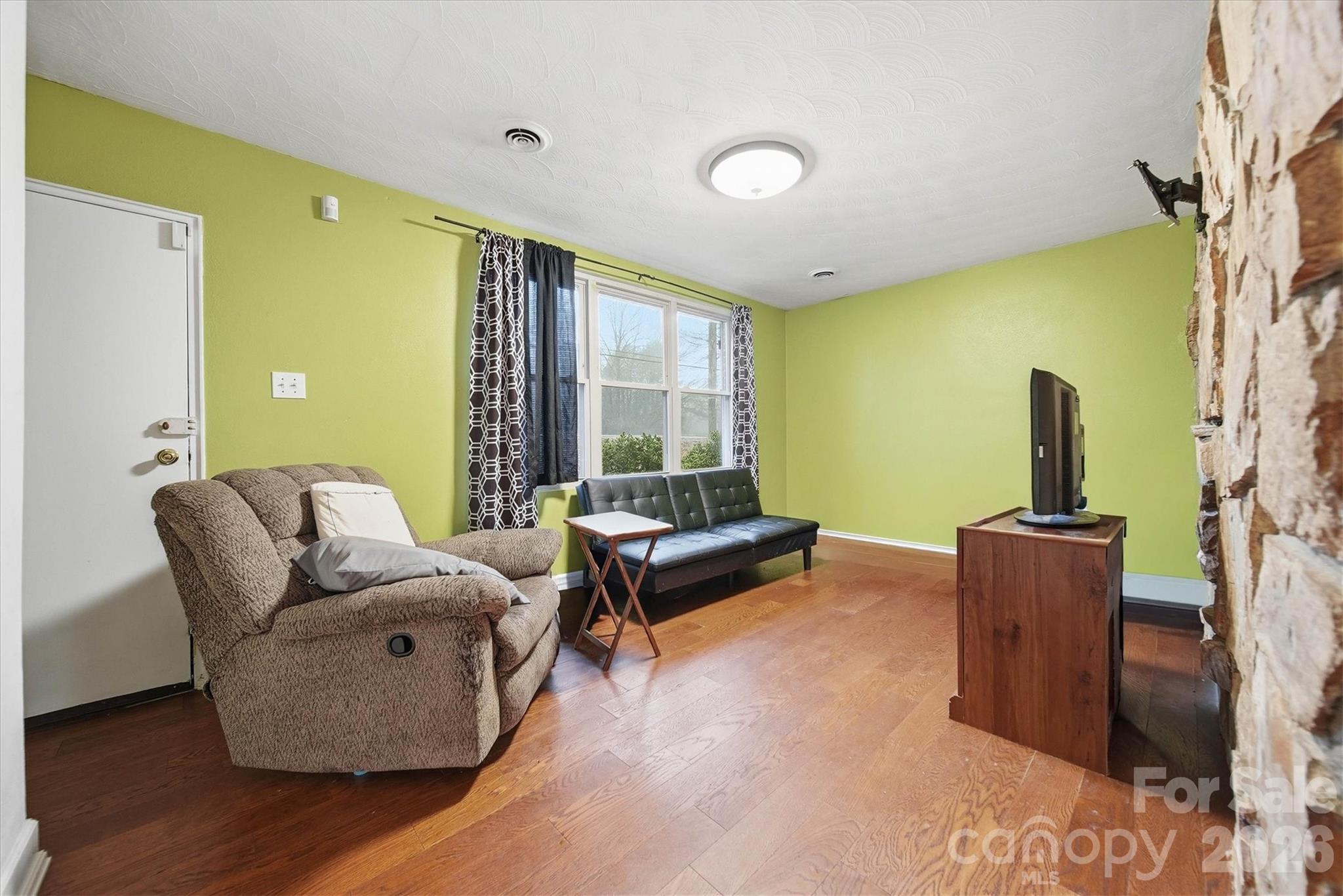 140 29th Avenue Drive NW