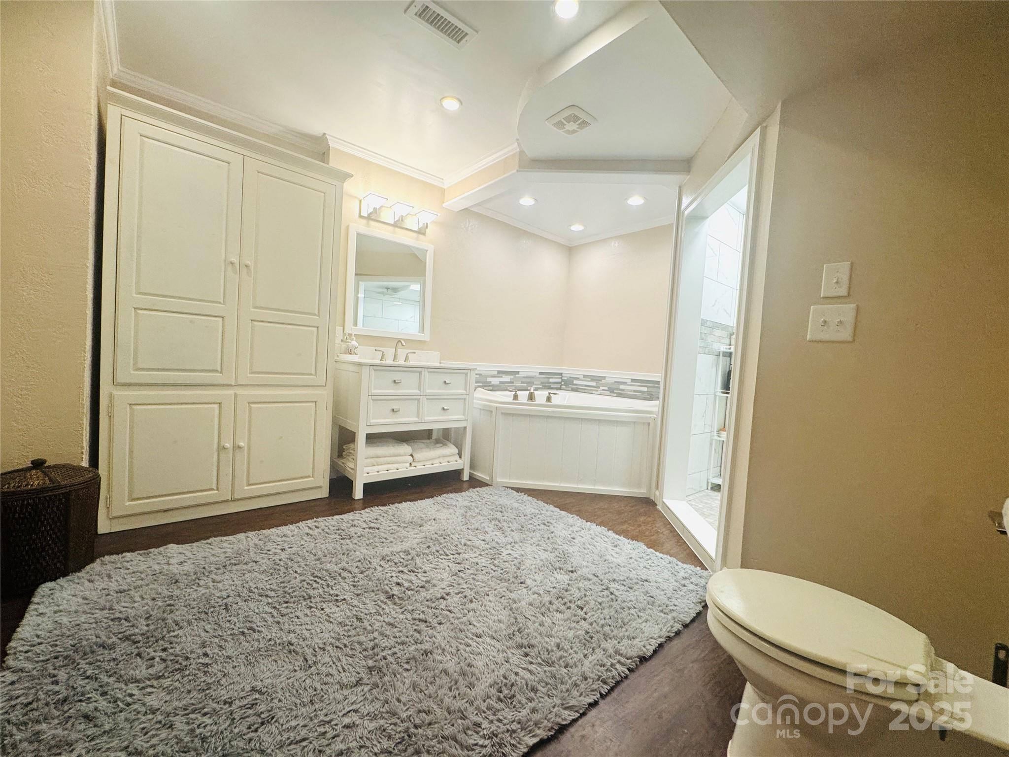 River Walk - Residential