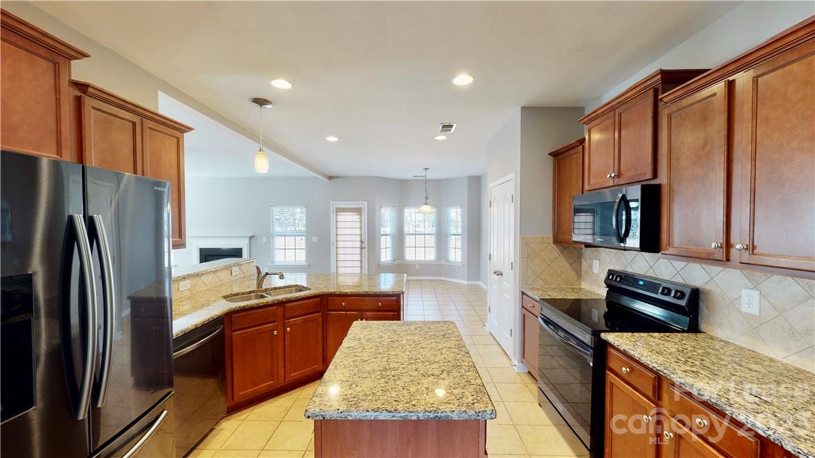 Stowe Pointe - Residential Lease