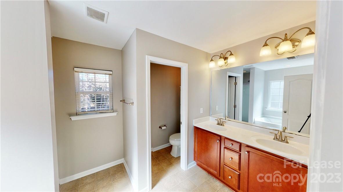 Stowe Pointe - Residential Lease